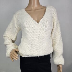 Lulus Sweater Cream Eyelash Knit Surplice Neck Elastic Wrists Hem Sz S  Coquette